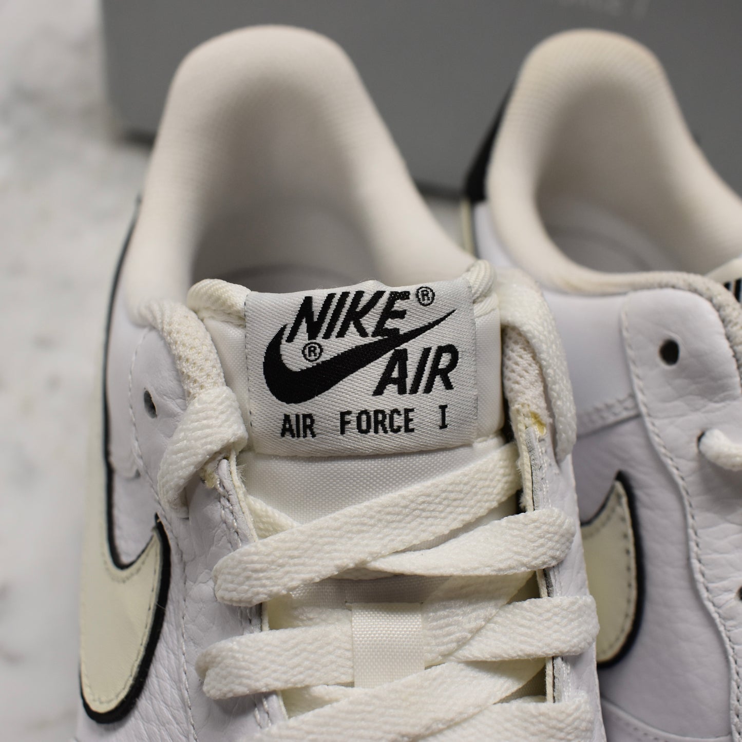 Nike - Air Force 1 Low White / Black Outlined Swoosh (2011)