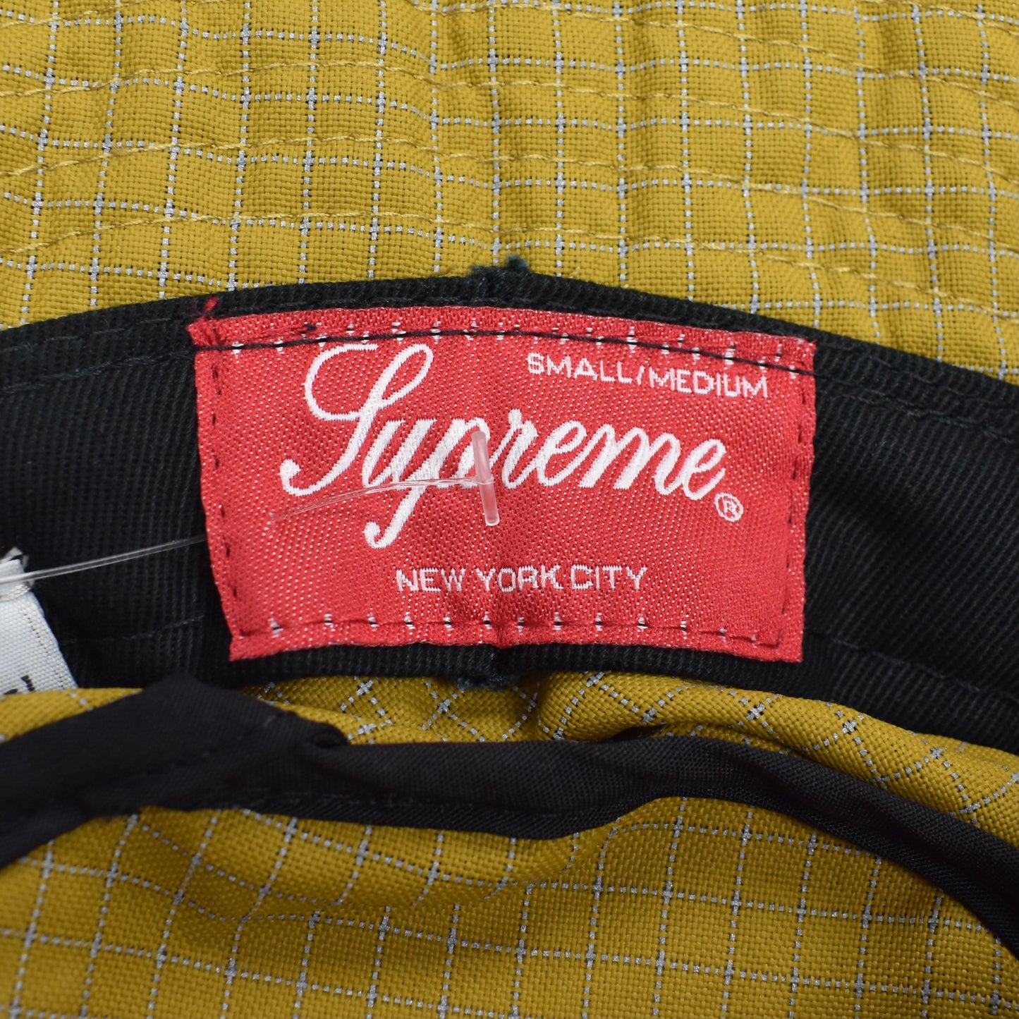 Supreme - FW18 Cordura 3M Reflective Grid Bucket Hat