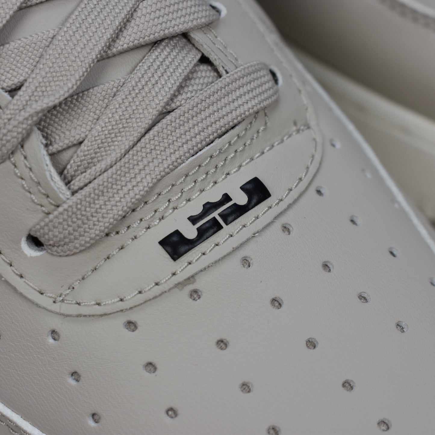 Nike - Air Force 1 '07 QS Lebron 'Strive for Greatness'