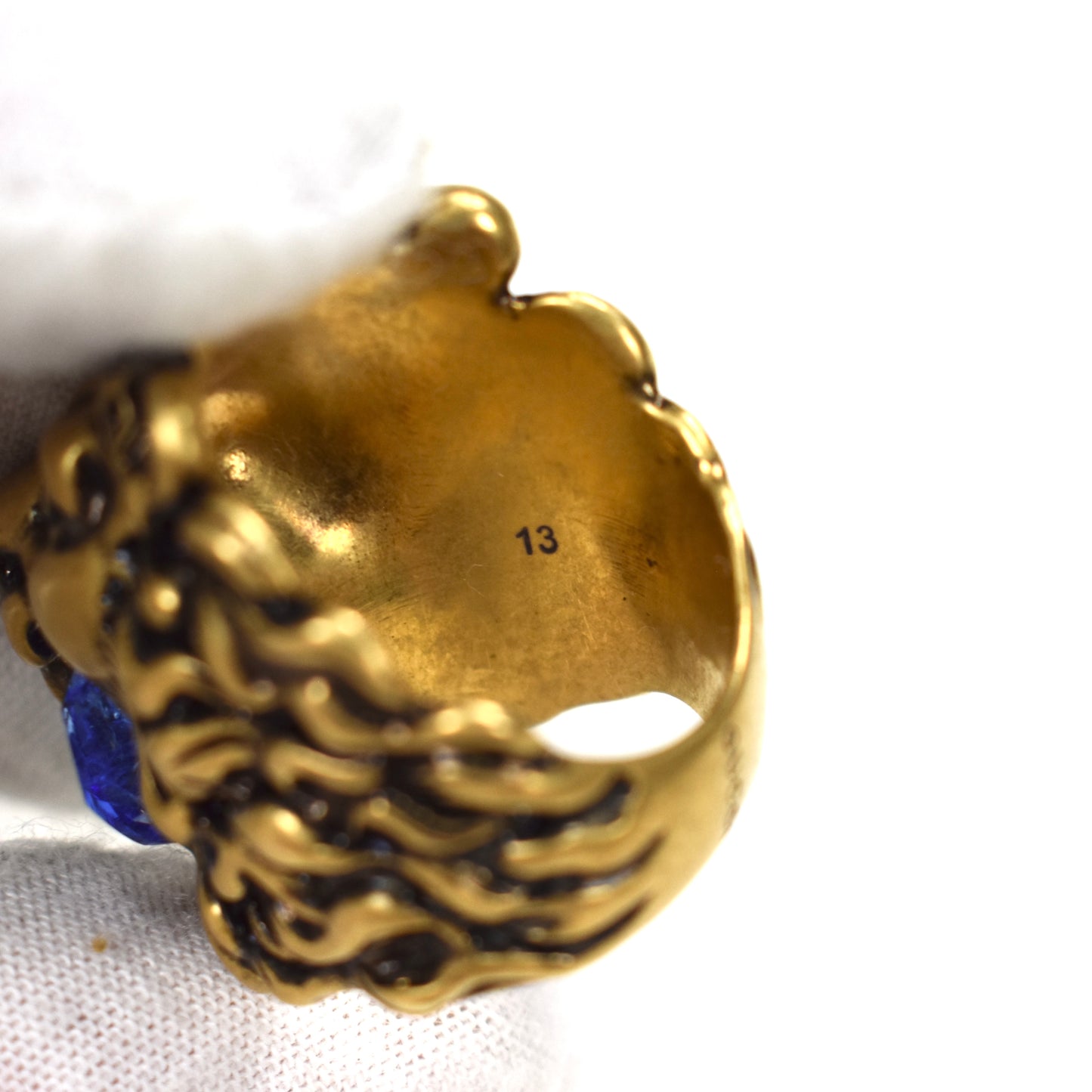 Gucci - Vintage Matte Gold Blue Crystal Lion Ring