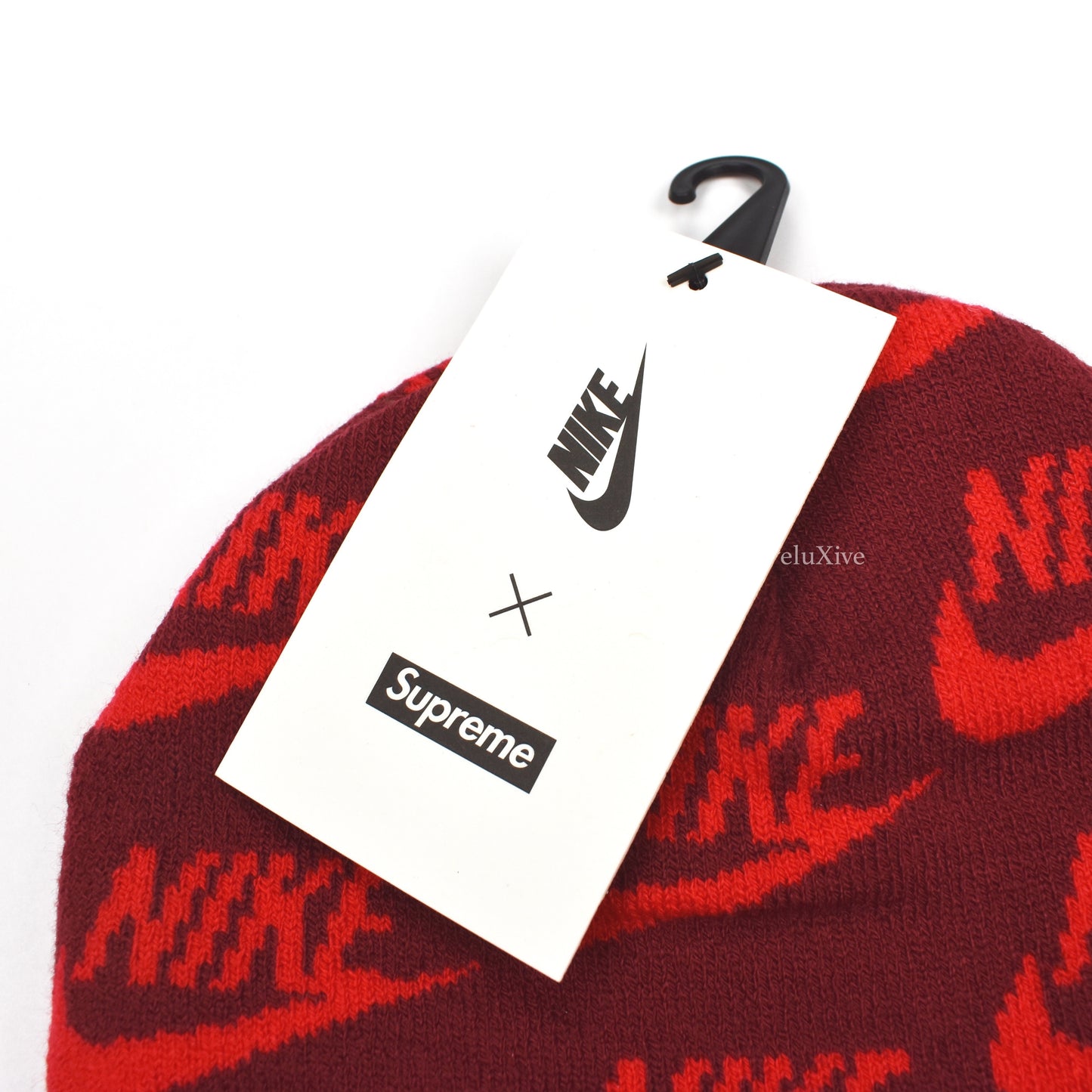 Supreme x Nike - Jacquard Logo Beanie (Red)