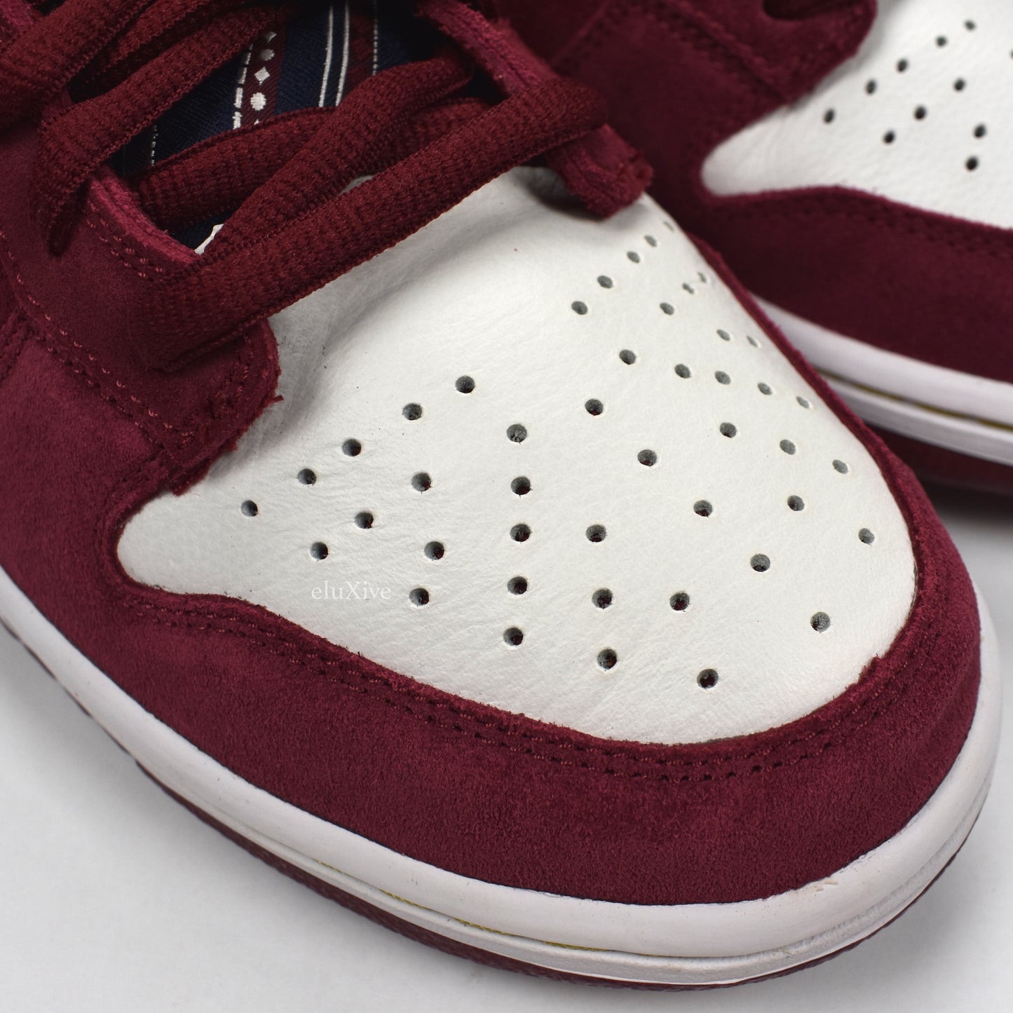 Nike - Dunk Low Pro SB 'Anchorman'