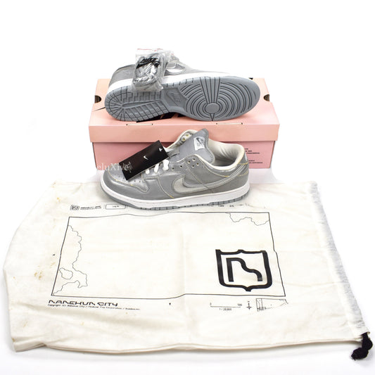 Nike - Dunk Low Pro SB 'Medicom 3'