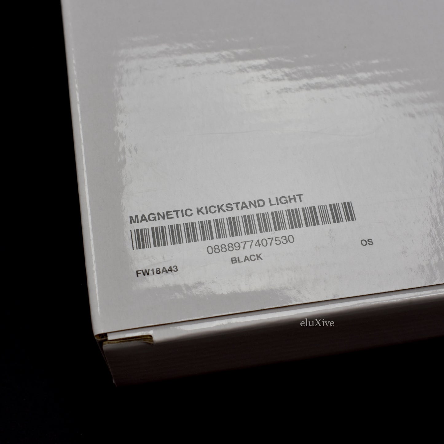 Supreme - Black Box Logo Kickstand Light