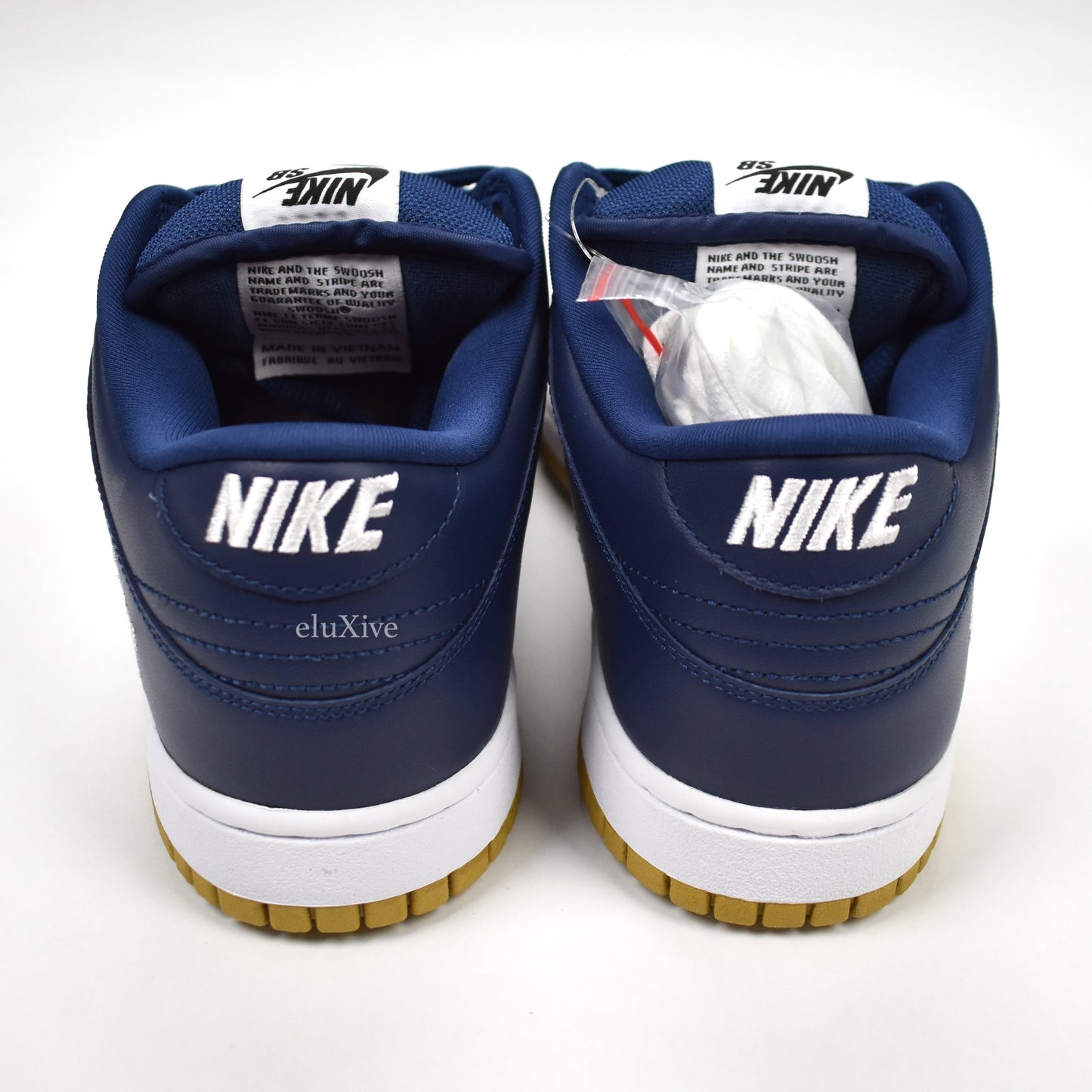 Supreme x Nike - SB Dunk Low OG QS (Navy/Gold)