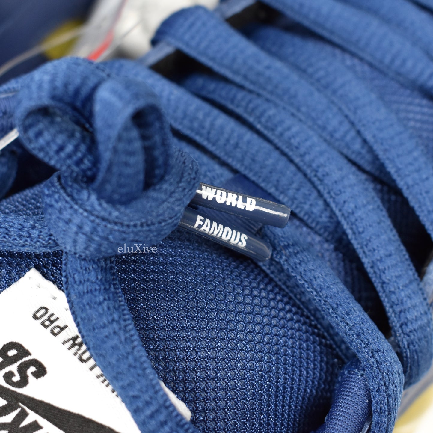 Supreme x Nike - SB Dunk Low OG QS (Navy/Gold)