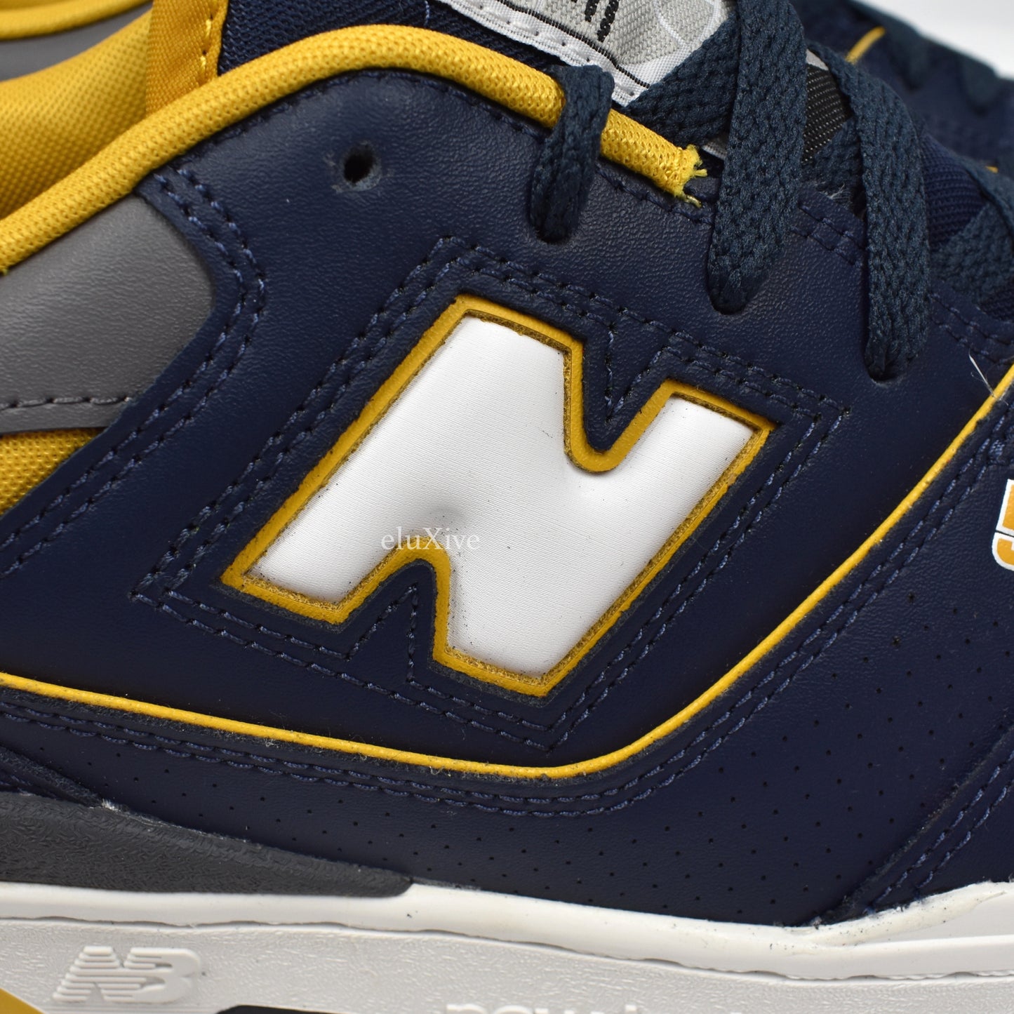 New Balance - 550 Basketball Sneakers (Navy/Yellow)