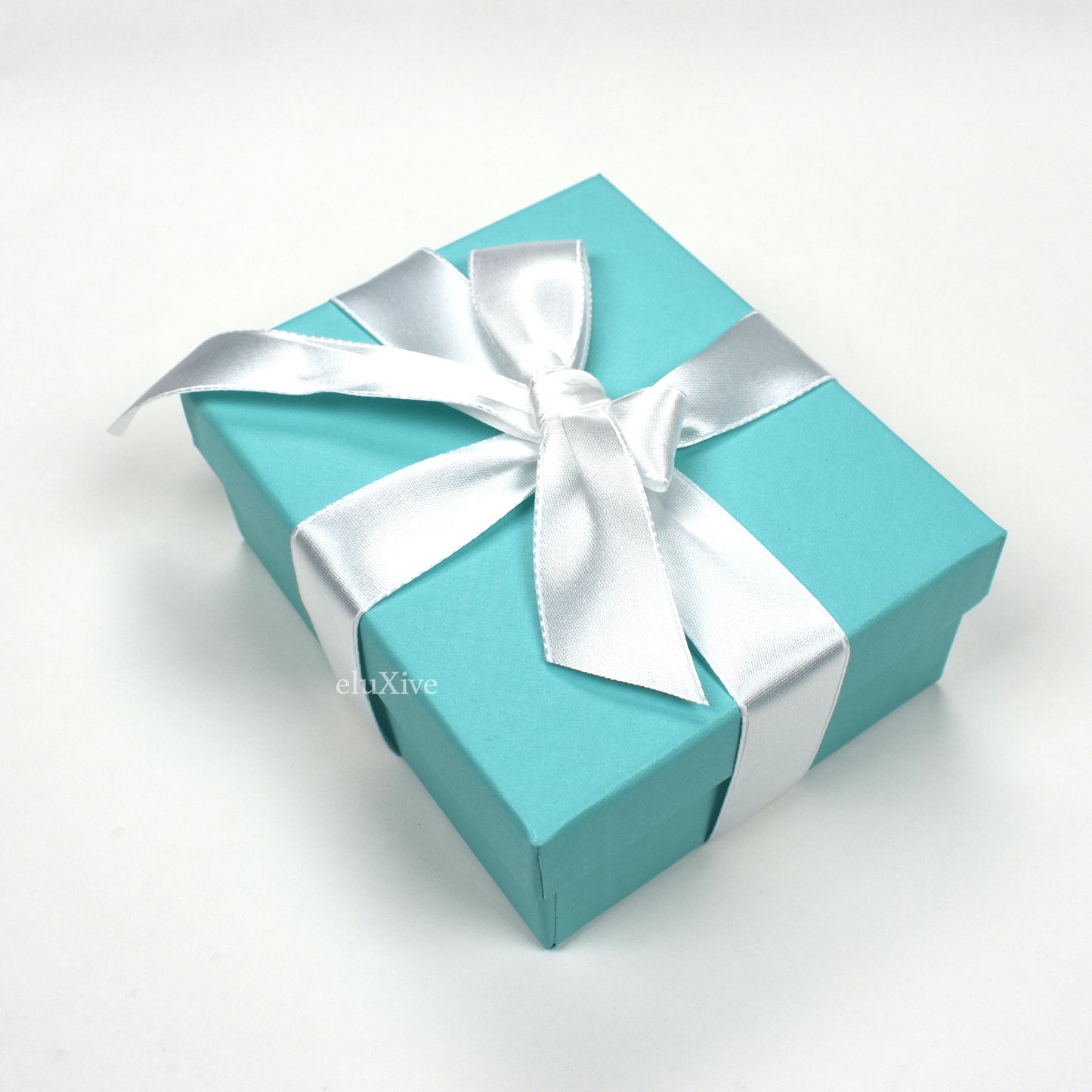 Supreme x Tiffany - Silver Box Logo Oval Keychain