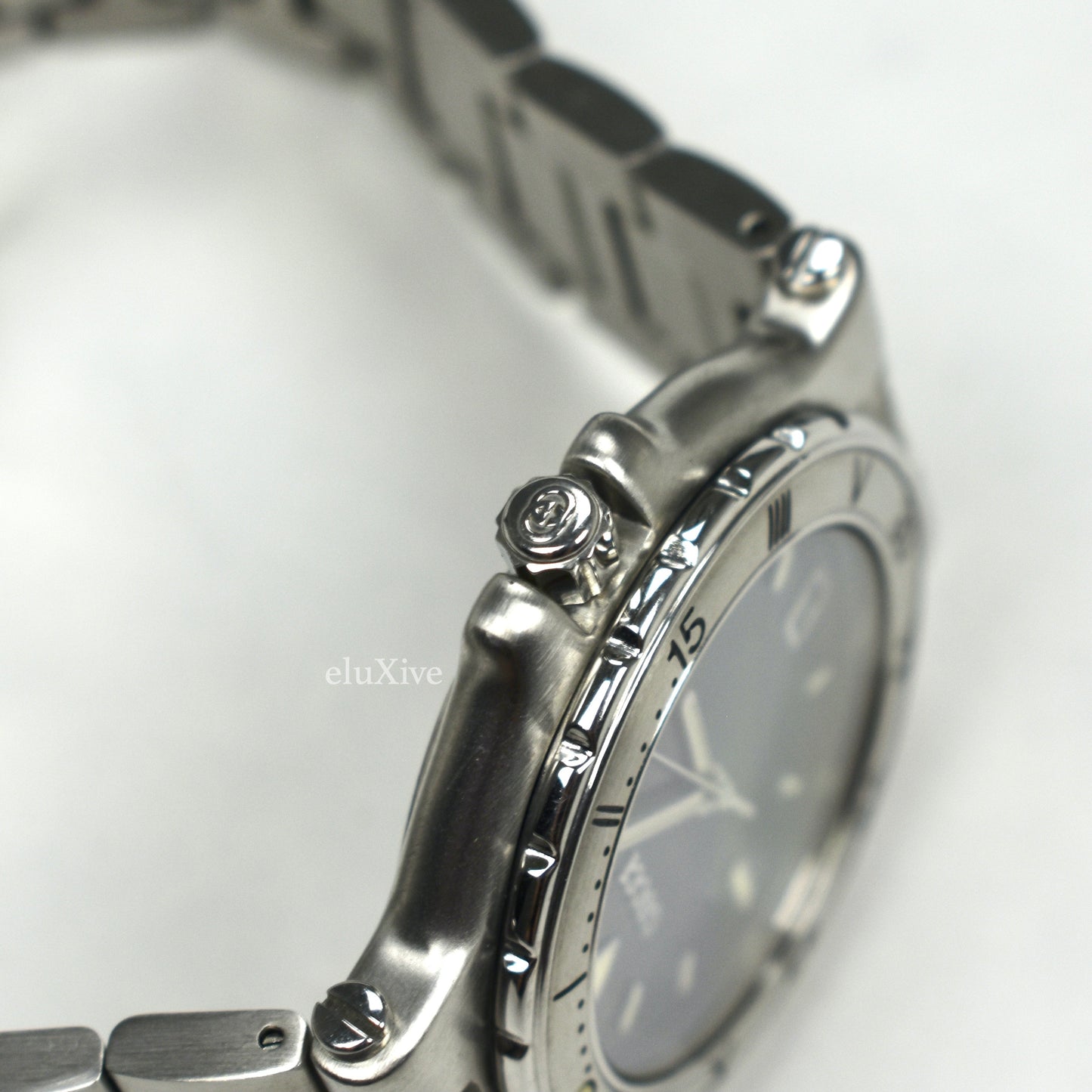 Gucci - 9700 Stainless Steel Black Dial Diver's Watch