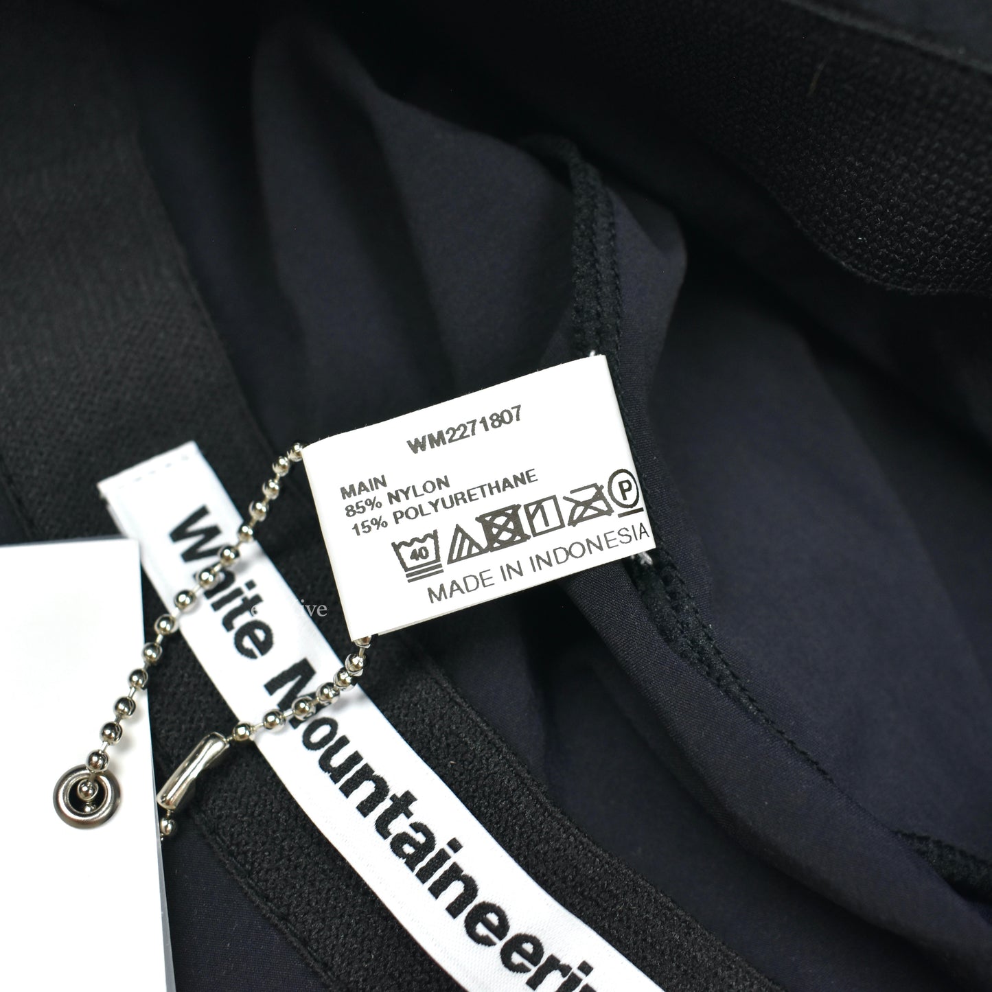 White Mountaineering - Black Logo Print Packable Bucket Hat