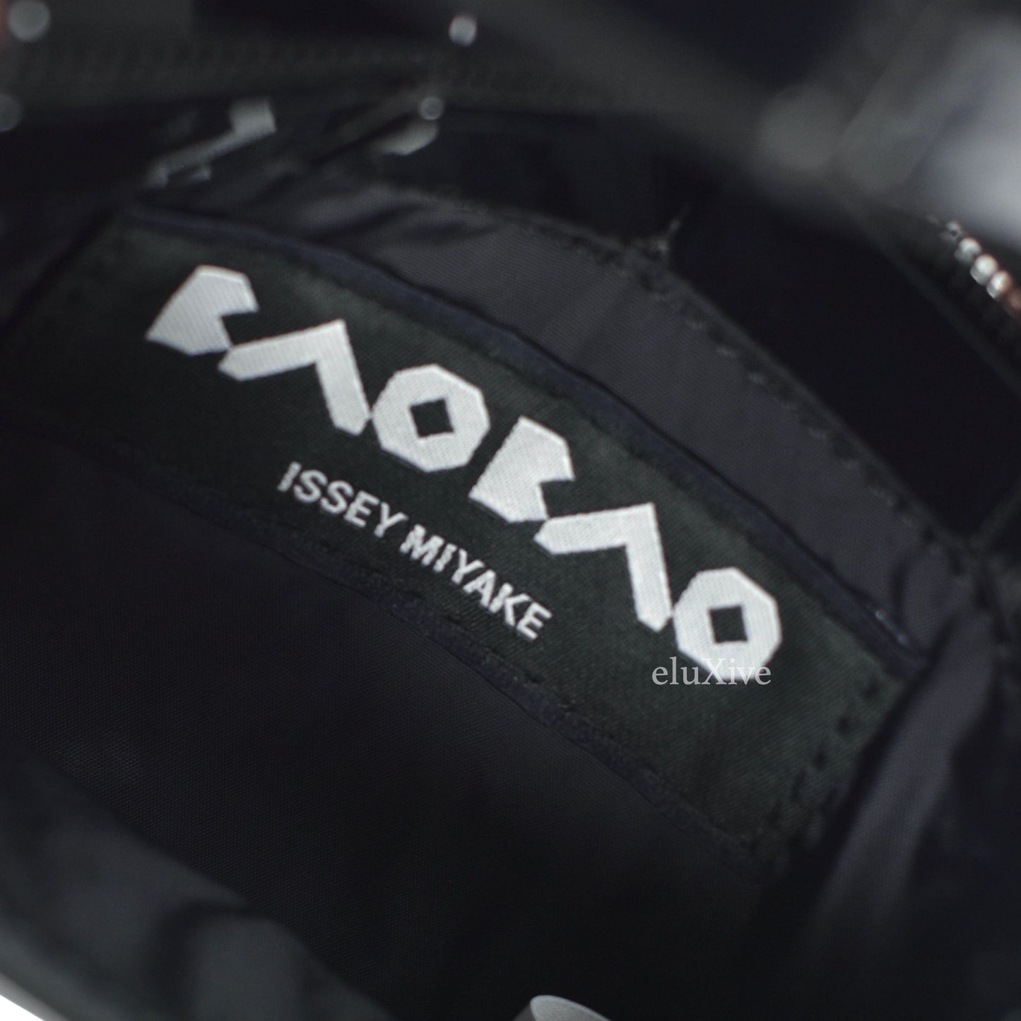 Baobao Issey Miyake - Black Geometric Mini Bifold Wallet