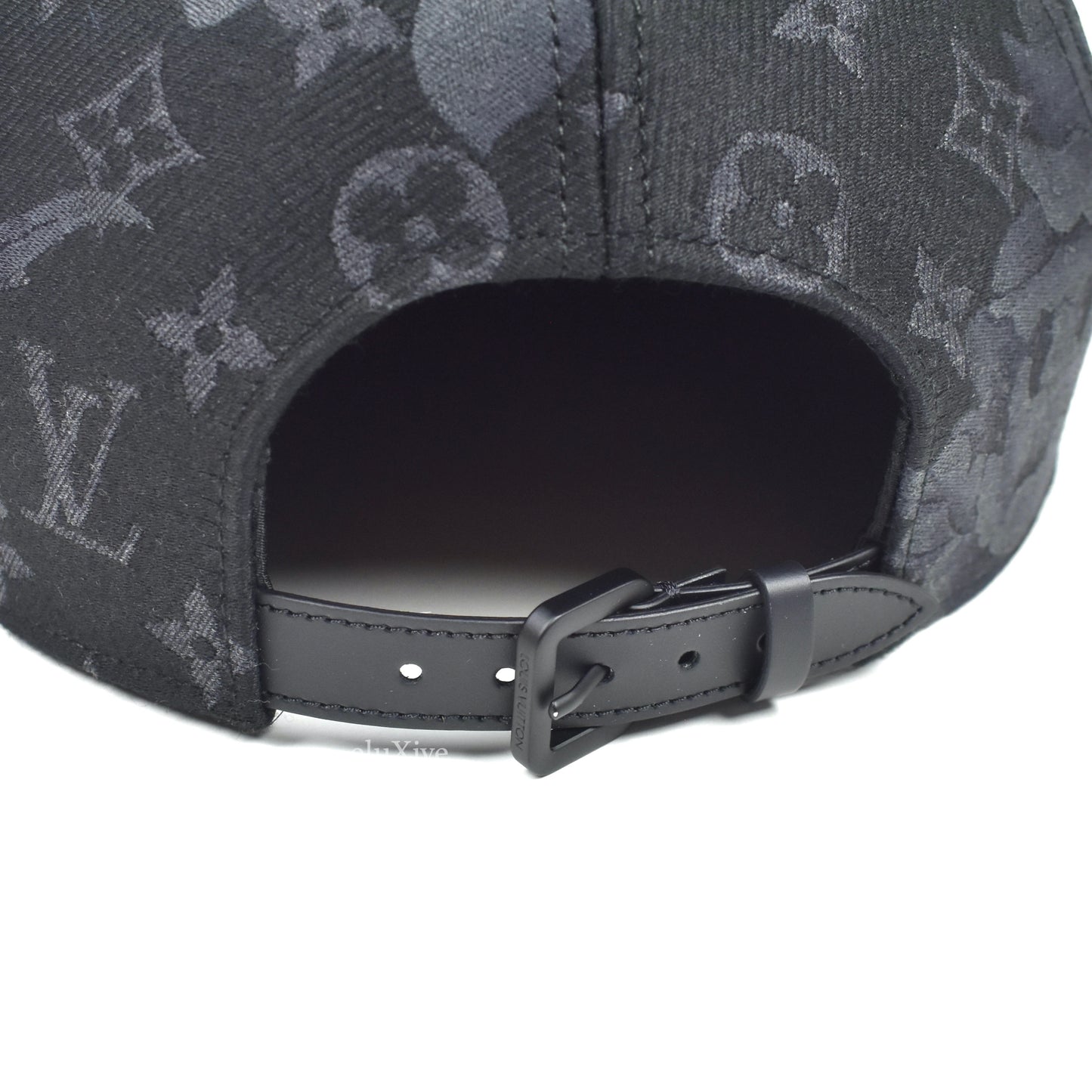 Louis Vuitton - Black Woven Flowers Monogram Hat