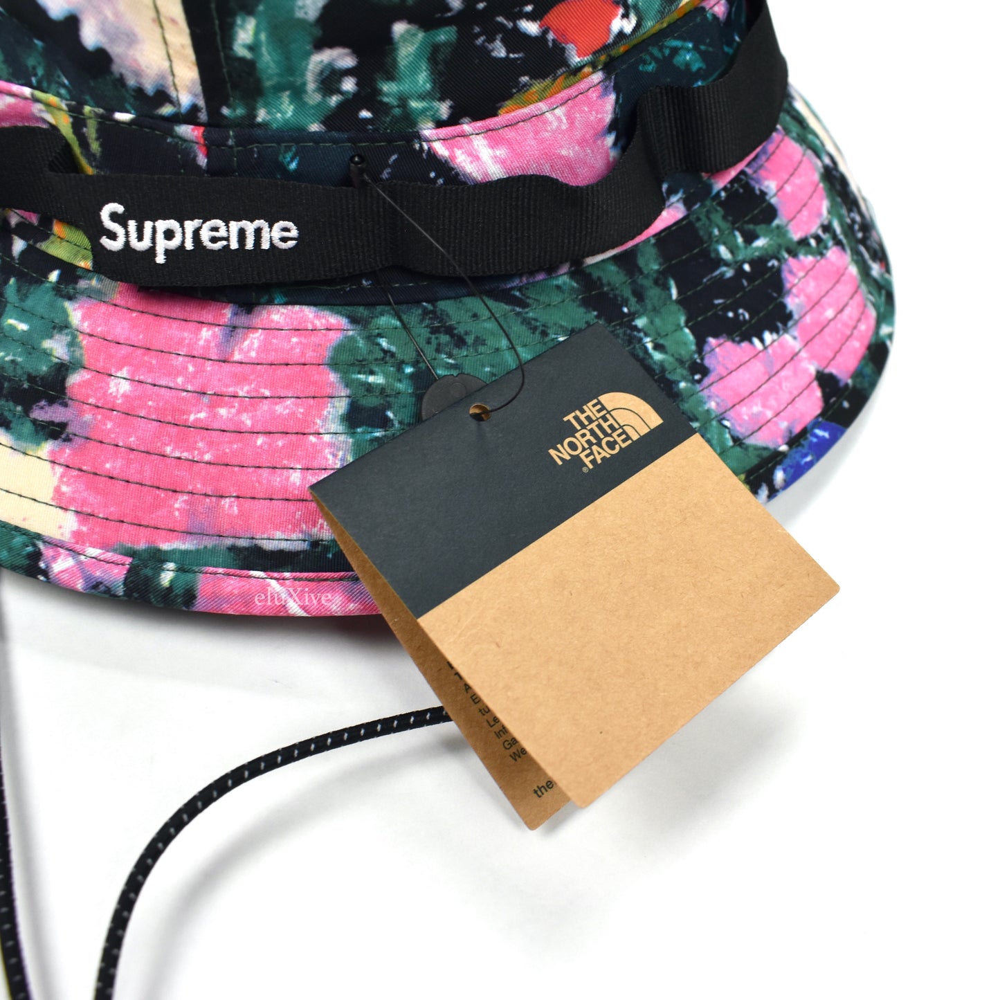 Supreme x The North Face - Flowers Print Bucket Hat