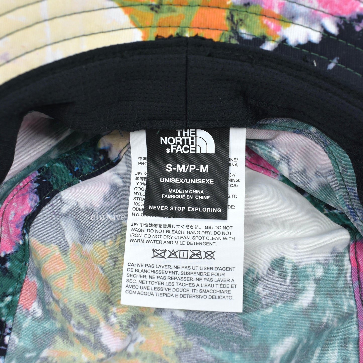 Supreme x The North Face - Flowers Print Bucket Hat