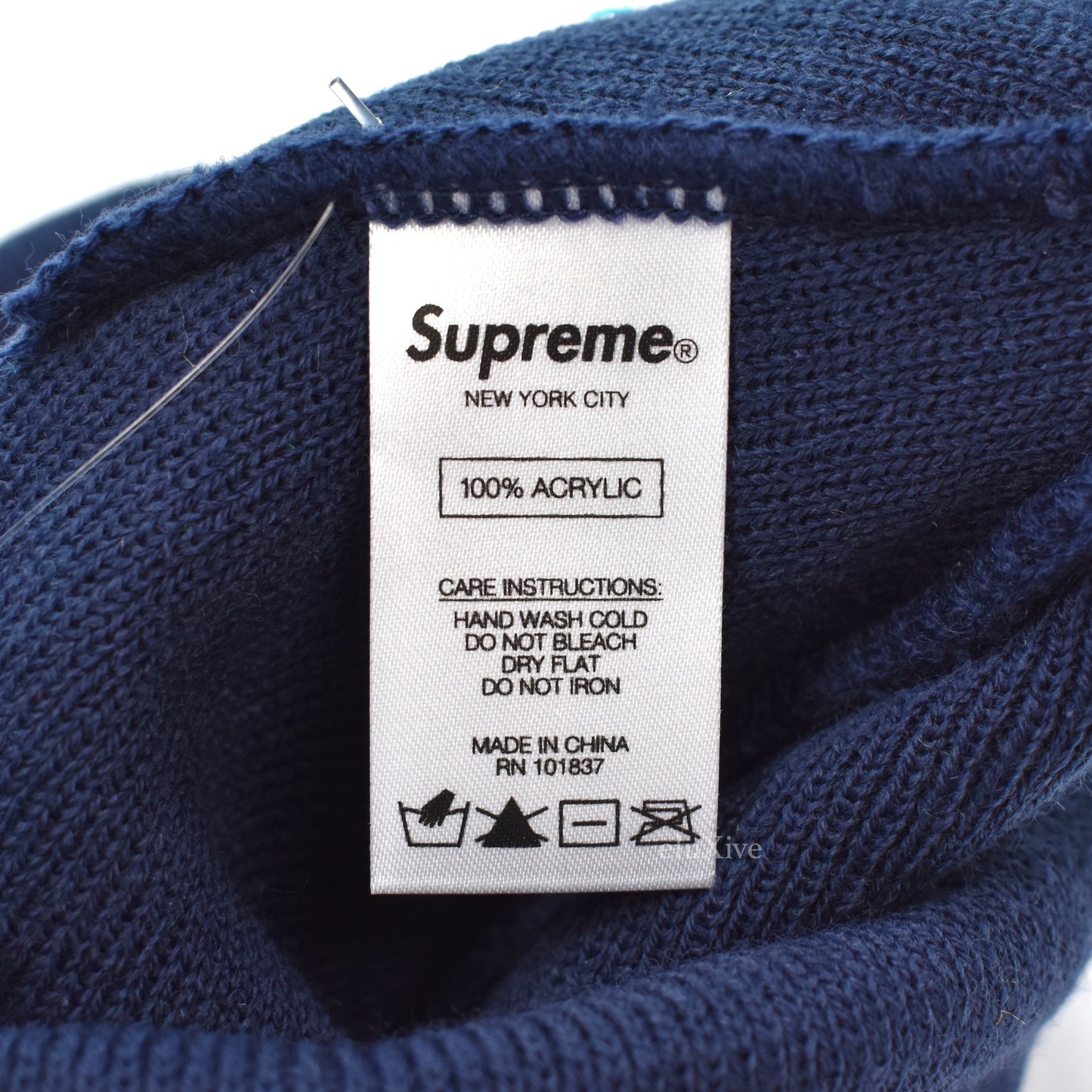 Supreme - Navy Rubber Logo Beanie