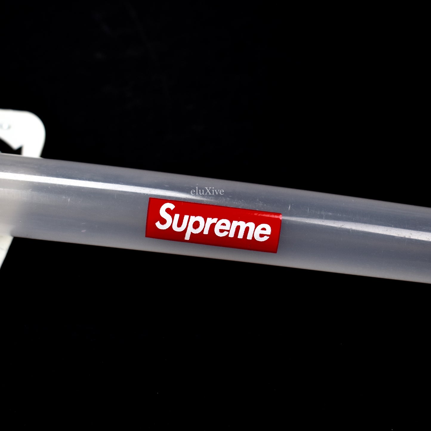 Supreme - SS18 Box Logo LED Glowstick Keychain