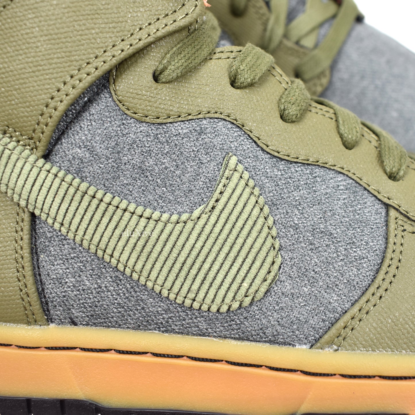 Nike - Dunk High CMFT PRM 'Swoosh Sporting Club' (Olive)
