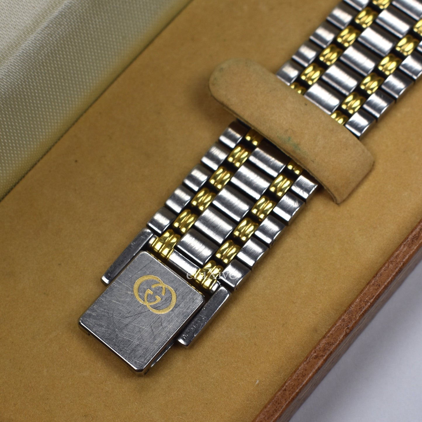 Gucci - 9000M Gold/Steel Diamond Dial Watch