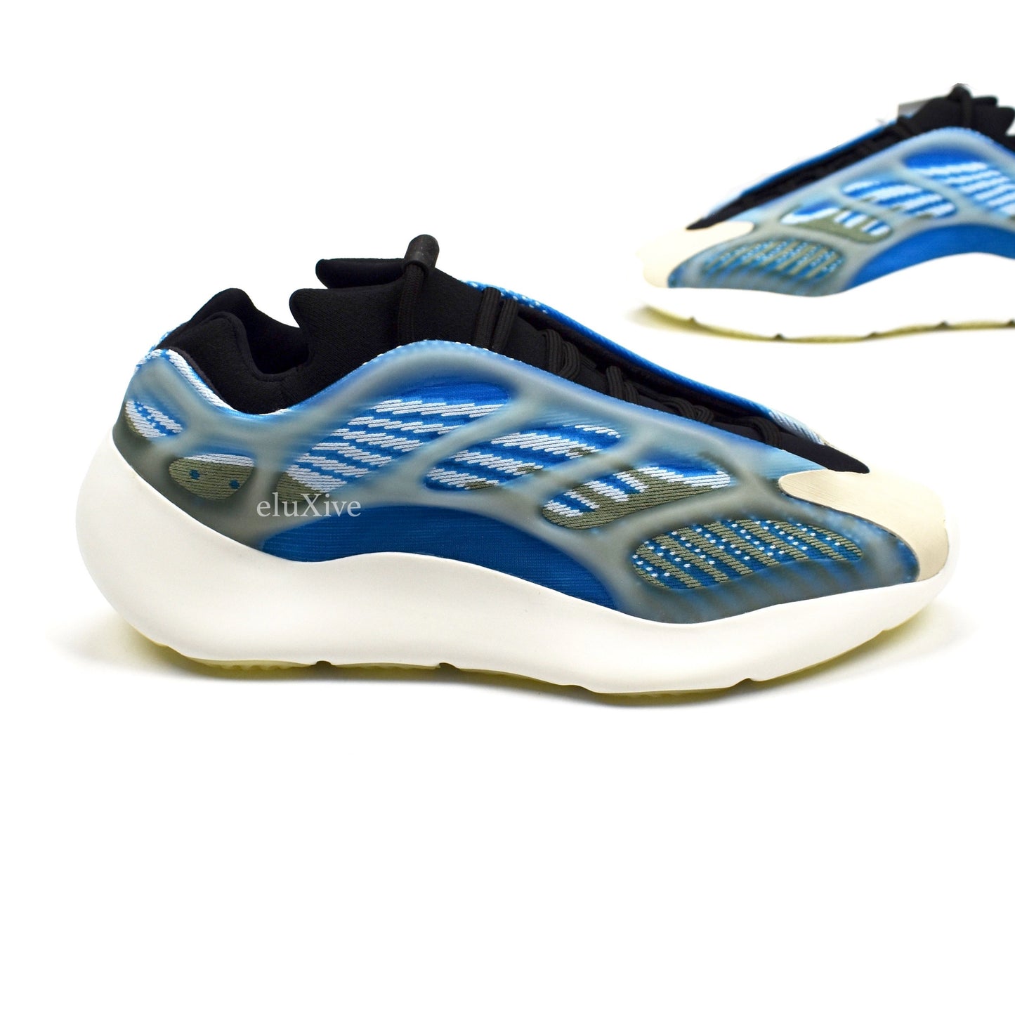 Adidas x Kanye West - Yeezy 700 V3 'Arzareth'