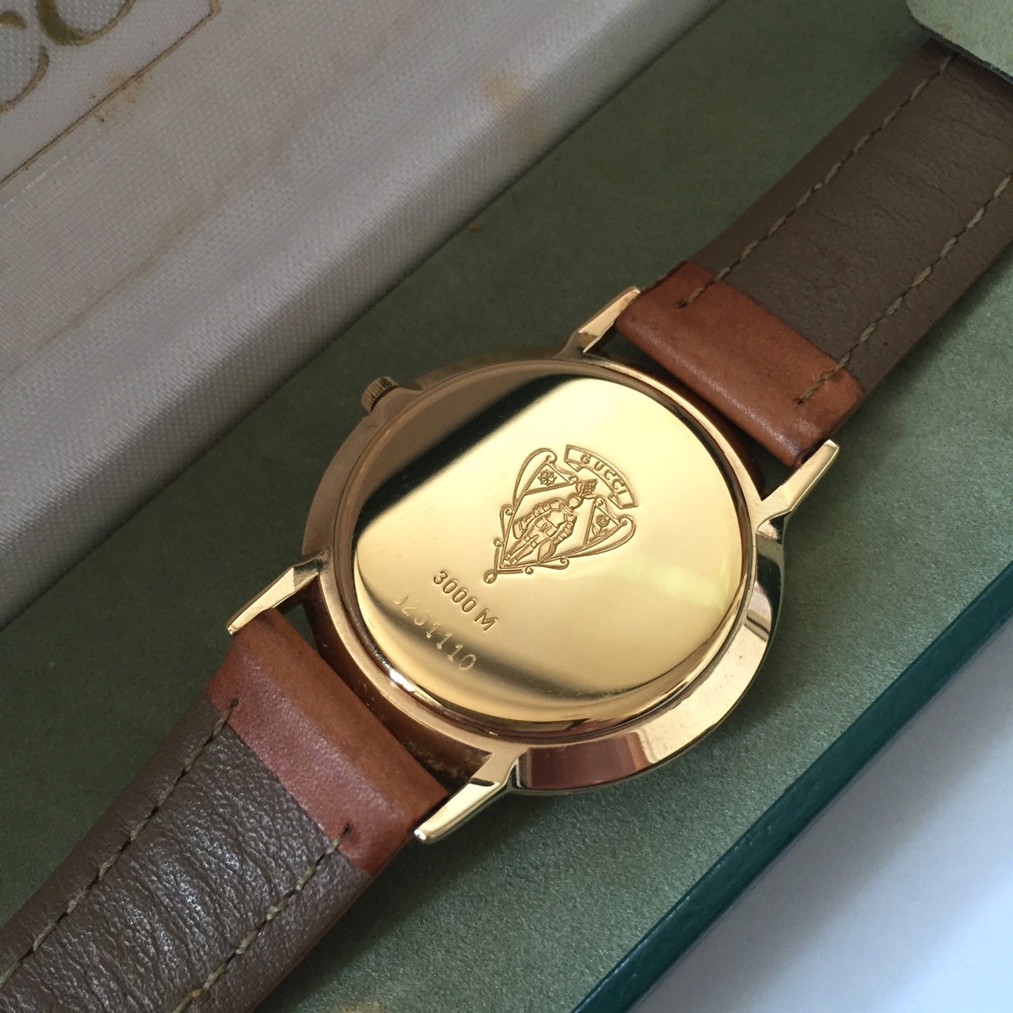 Gucci - Men's 3000M Crest Dial Watch