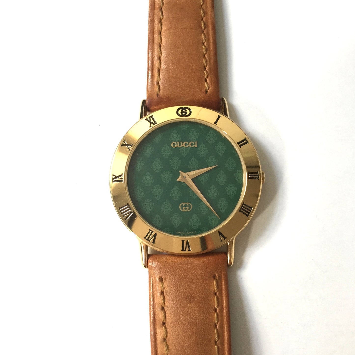 Gucci - Men's 3000M Crest Dial Watch