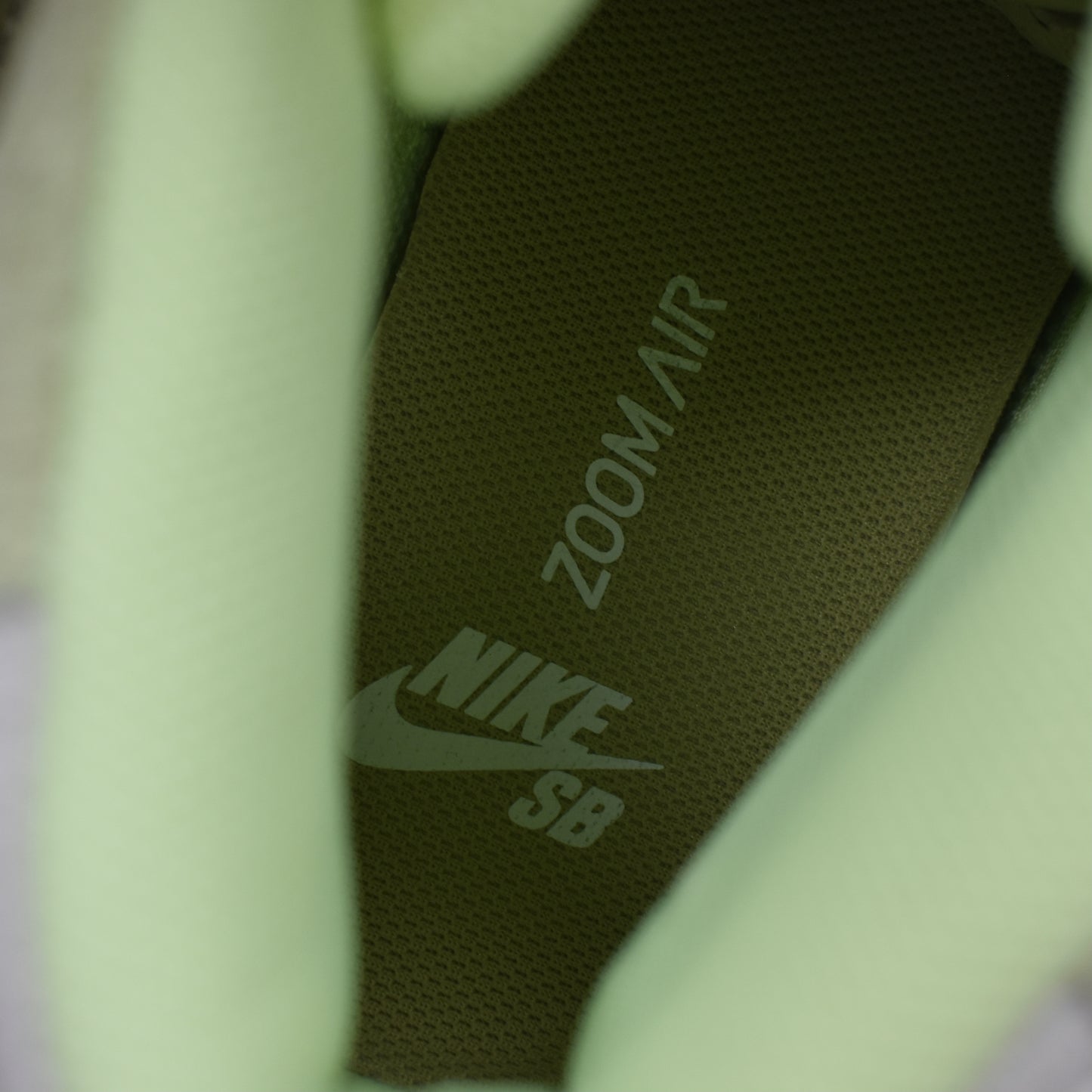 Nike x Frog Skateboards - SB Zoom Blazer Mid QS 'Fuzzy Suede'