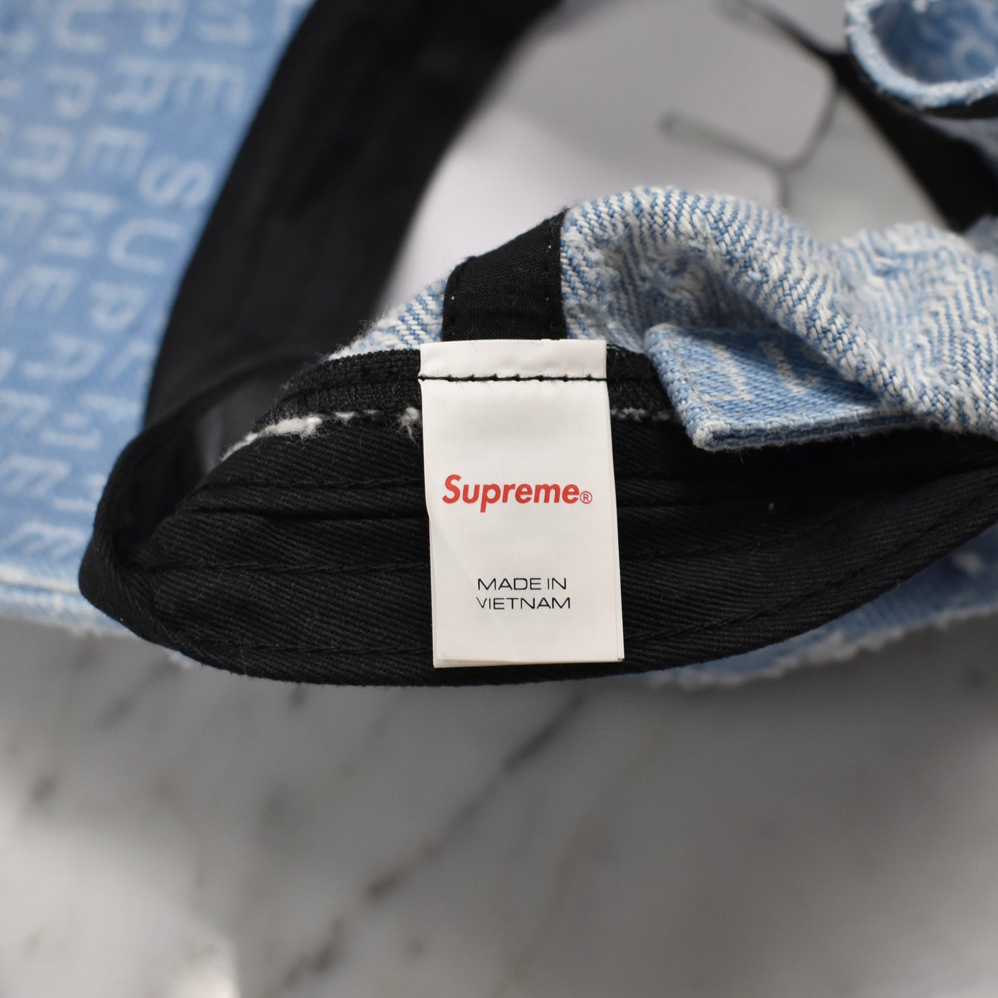 Supreme - Needle Punch Denim Logo 6-Panel Hat (Blue)