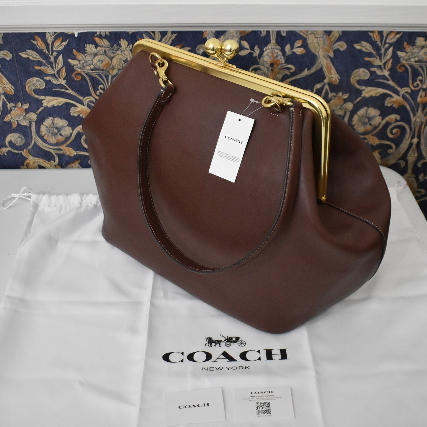 Coach - Large Kisslock Frame Bag (Dark Brown)
