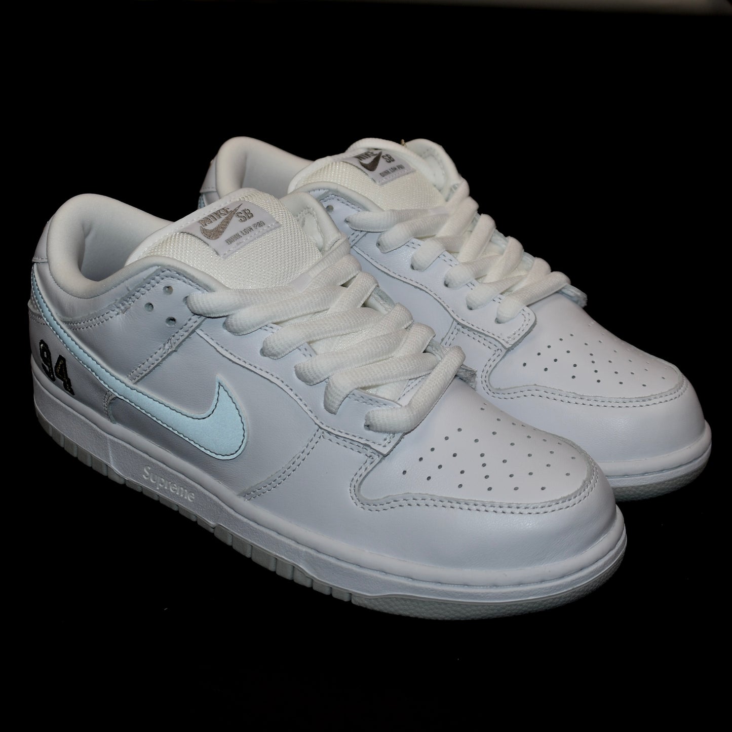 Supreme x Nike - SB Dunk Low OG QS (White/Silver)