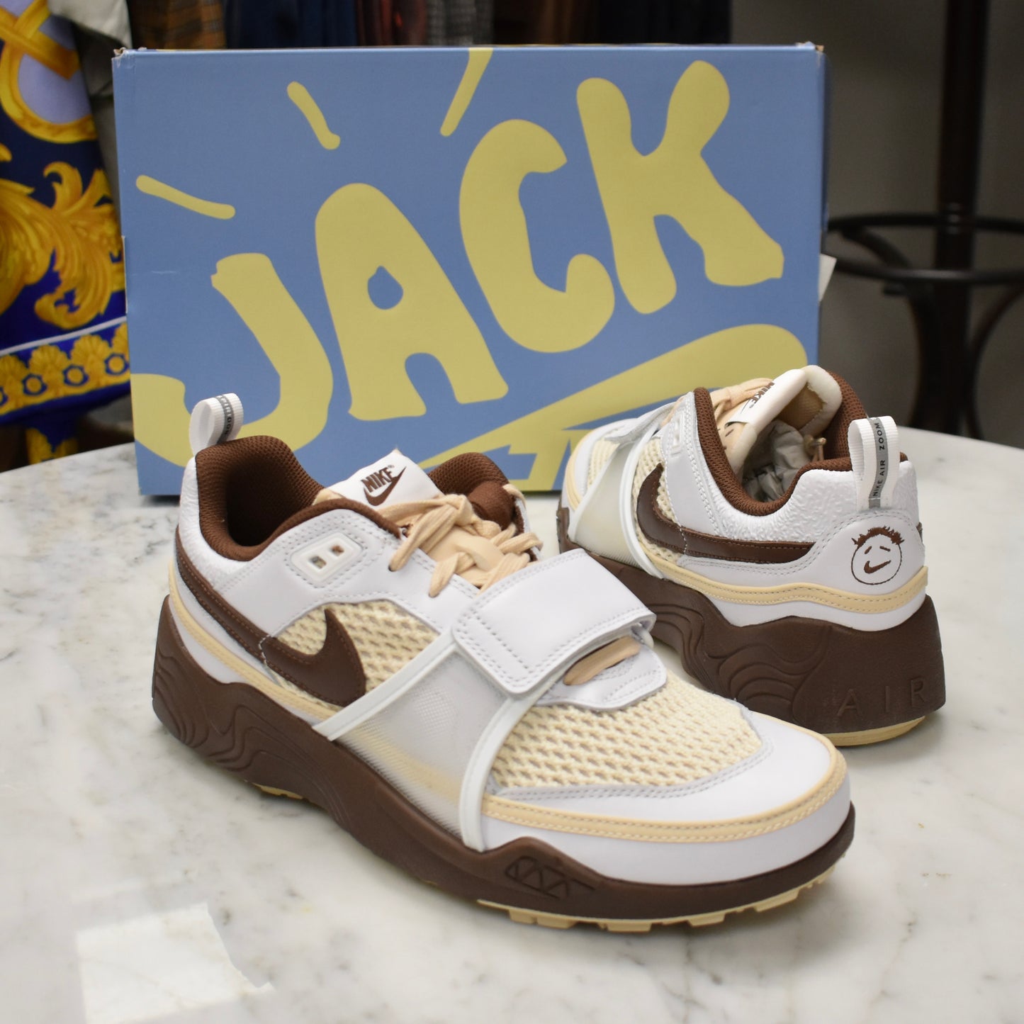 Nike x Travis Scott - Zoom Field Jaxx (White/Chocolate)