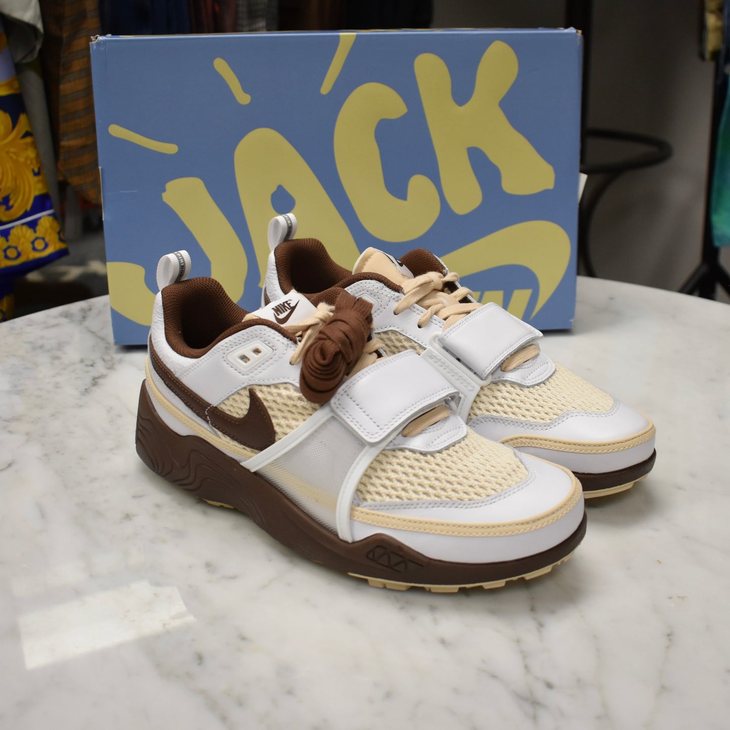 Nike x Travis Scott - Zoom Field Jaxx (White/Chocolate)