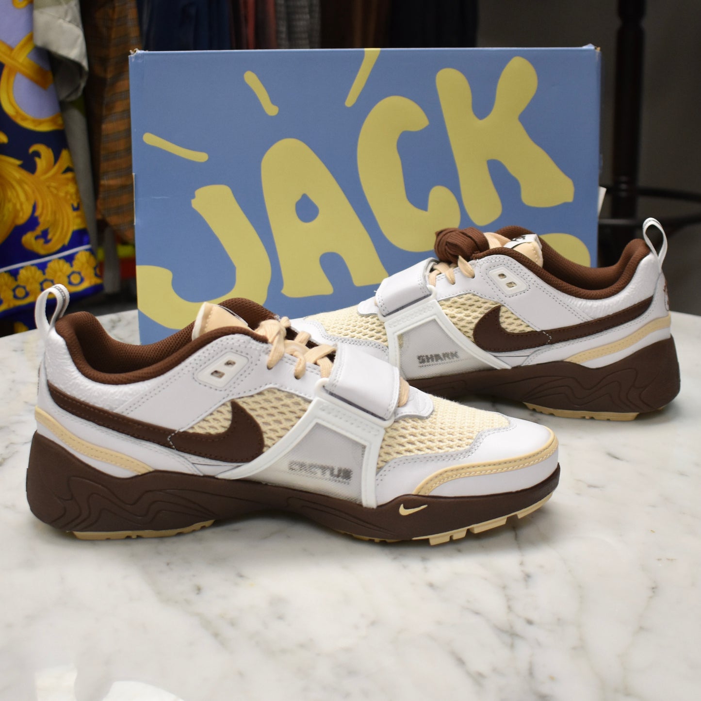 Nike x Travis Scott - Zoom Field Jaxx (White/Chocolate)