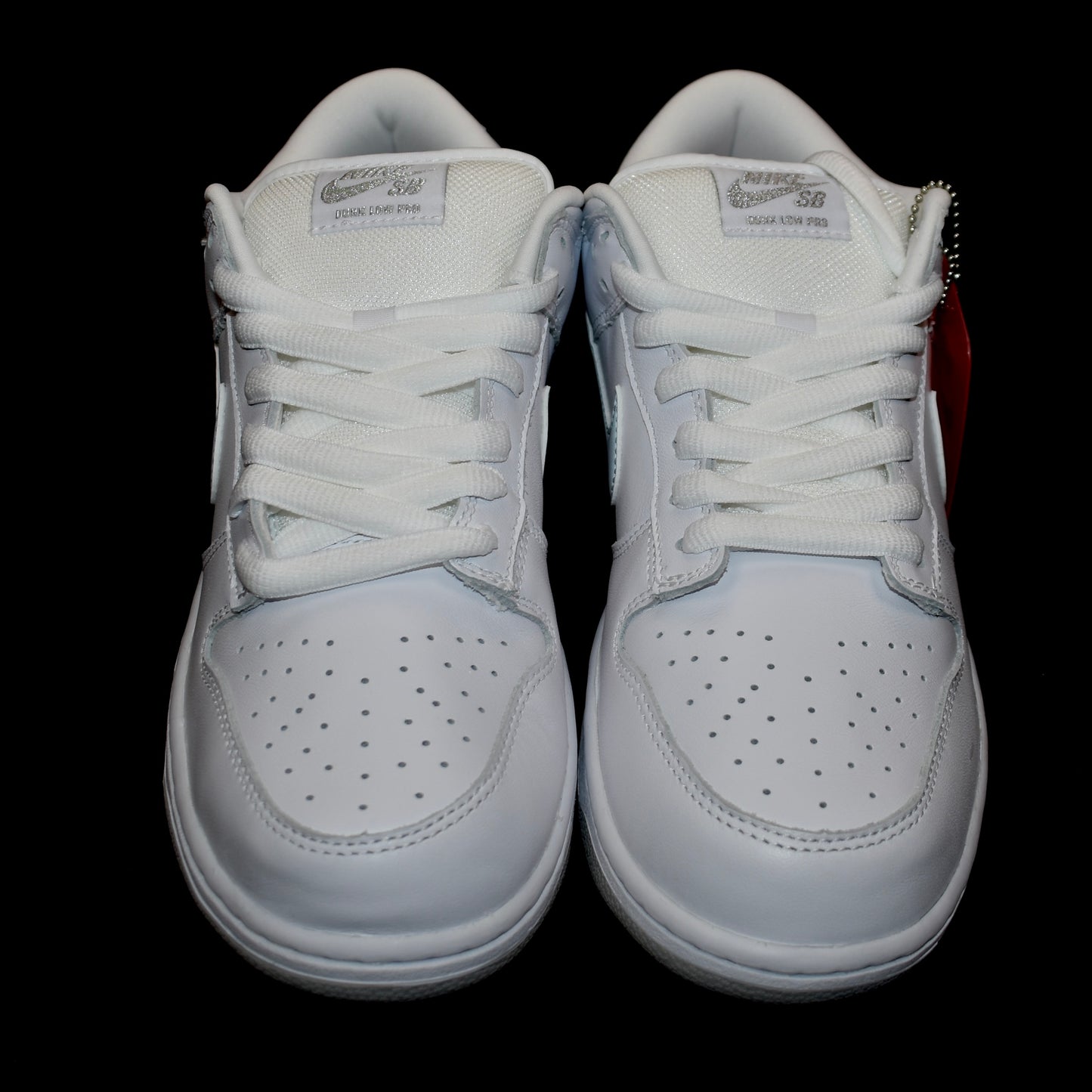 Supreme x Nike - SB Dunk Low OG QS (White/Silver)