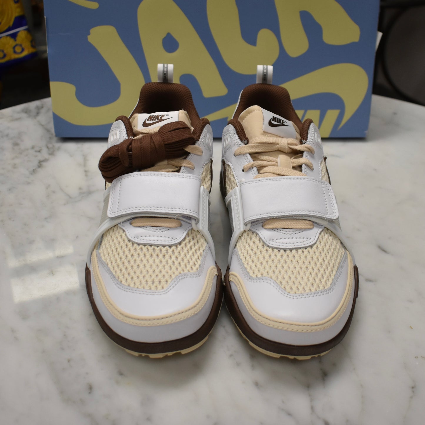 Nike x Travis Scott - Zoom Field Jaxx (White/Chocolate)