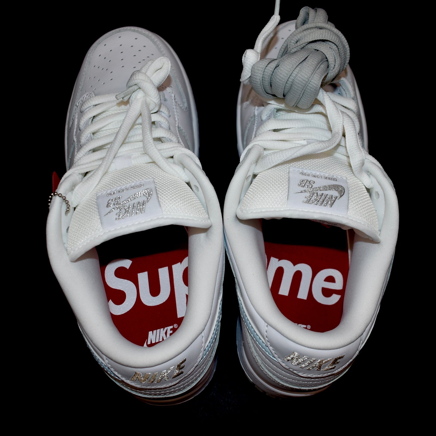 Supreme x Nike - SB Dunk Low OG QS (White/Silver)