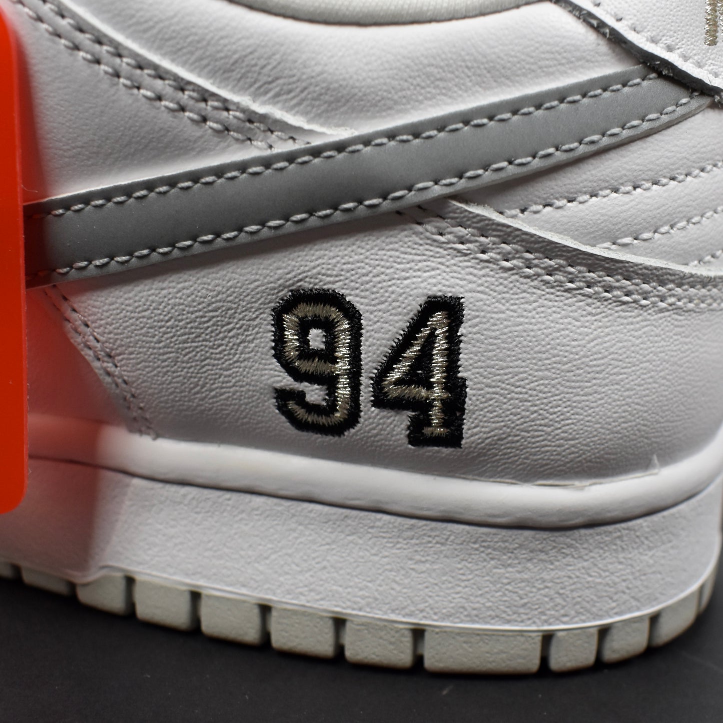 Supreme x Nike - SB Dunk Low OG QS (White/Silver)