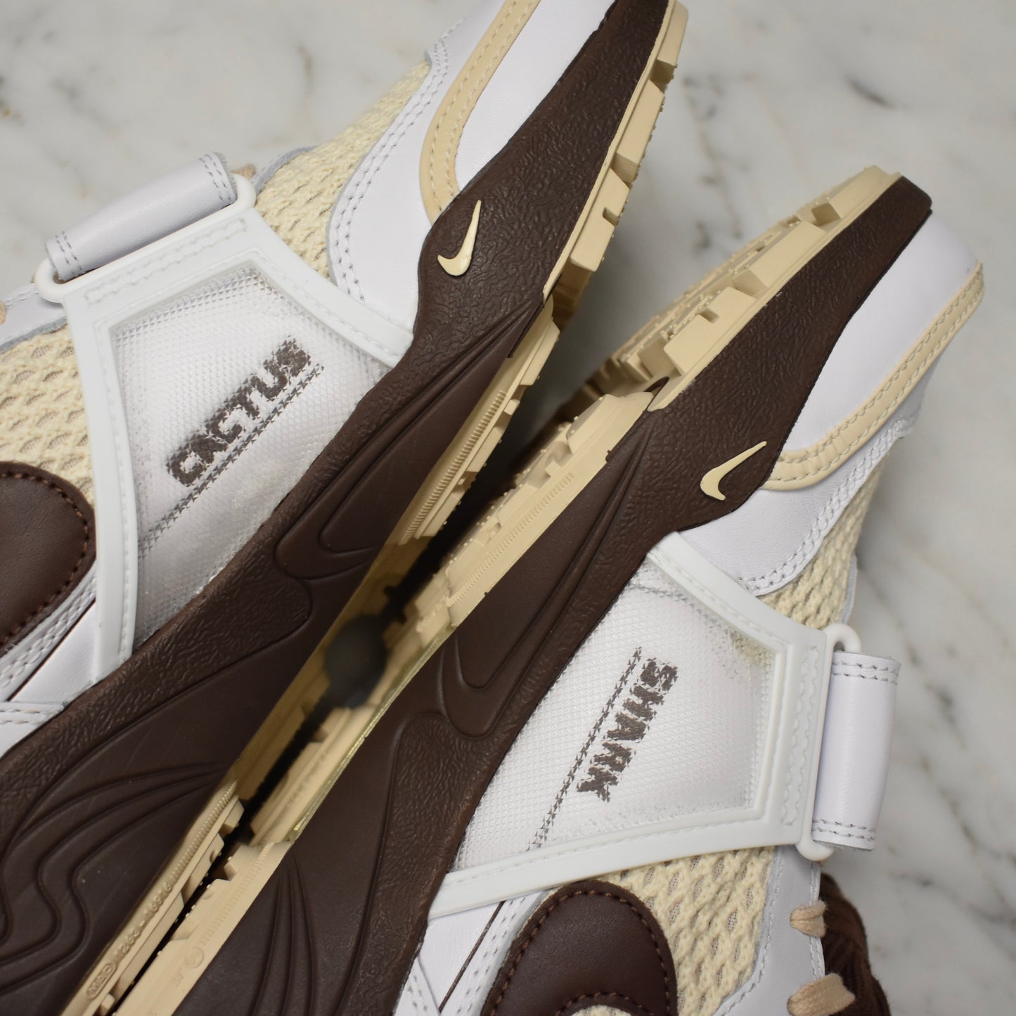 Nike x Travis Scott - Zoom Field Jaxx (White/Chocolate)