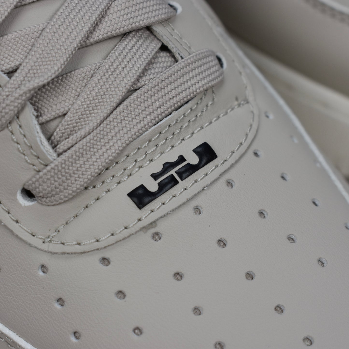 Nike - Air Force 1 '07 QS Lebron 'Strive for Greatness'