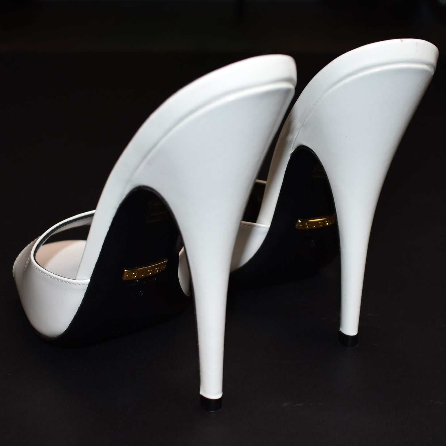 Gucci - White Polished Leather Heels