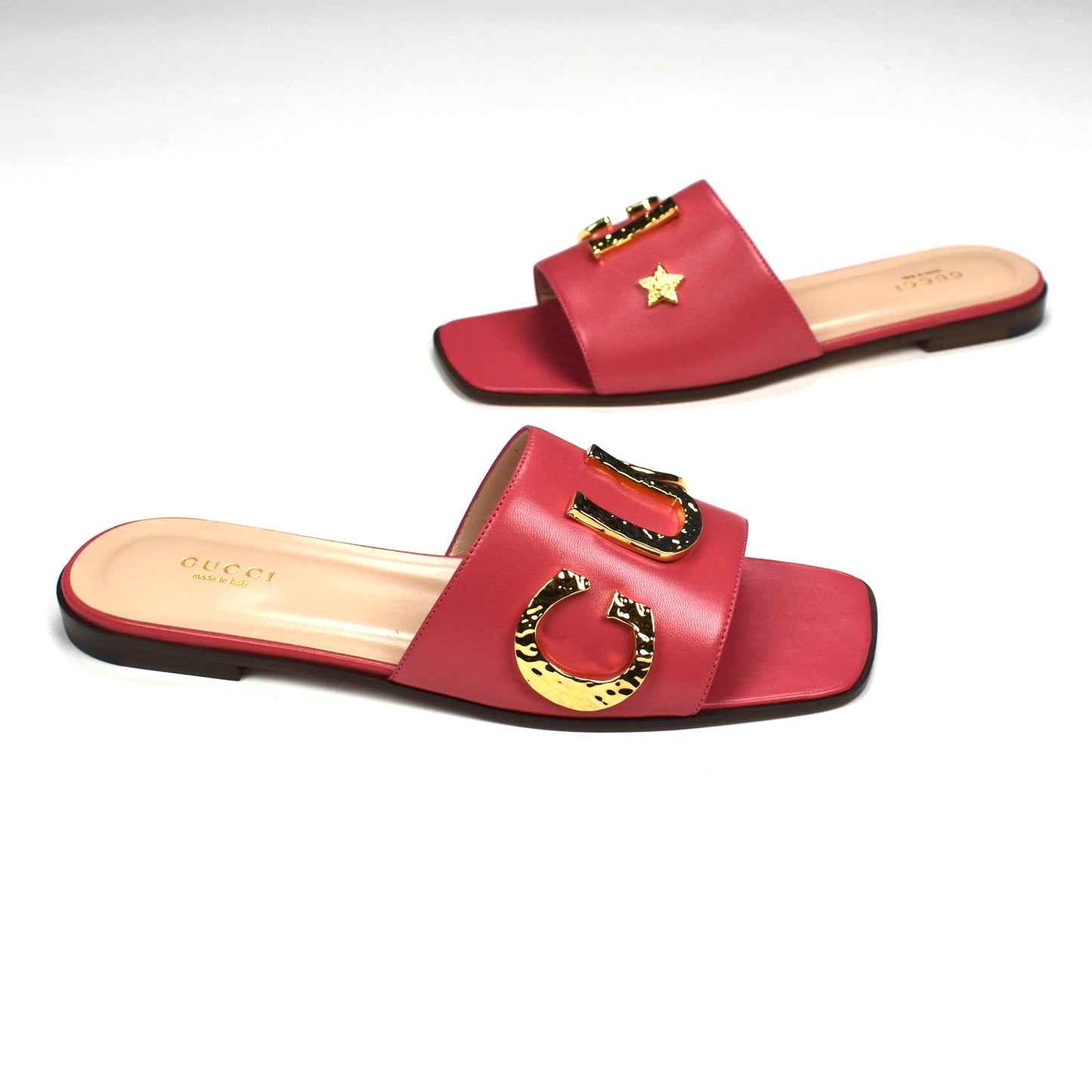 Gucci - Gold Logo Cara Slides (Runway Coral)