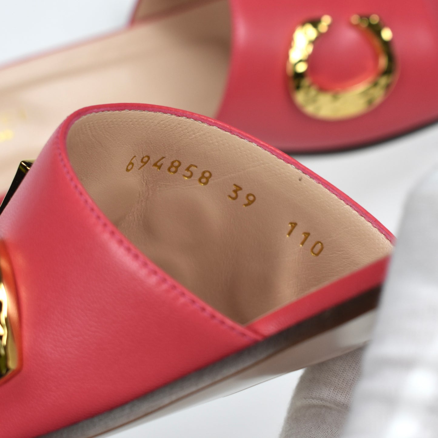 Gucci - Gold Logo Cara Slides (Runway Coral)