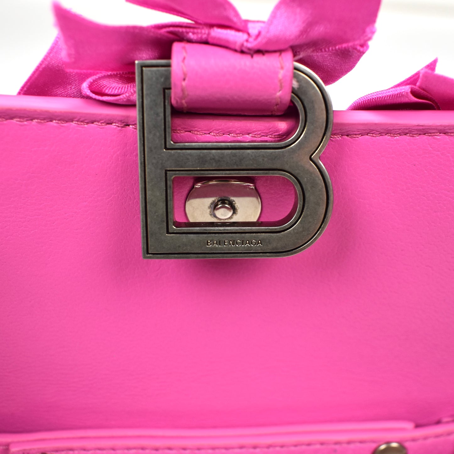Balenciaga - Satin Bows Wallet on Chain Hourglass Bag (Magenta)
