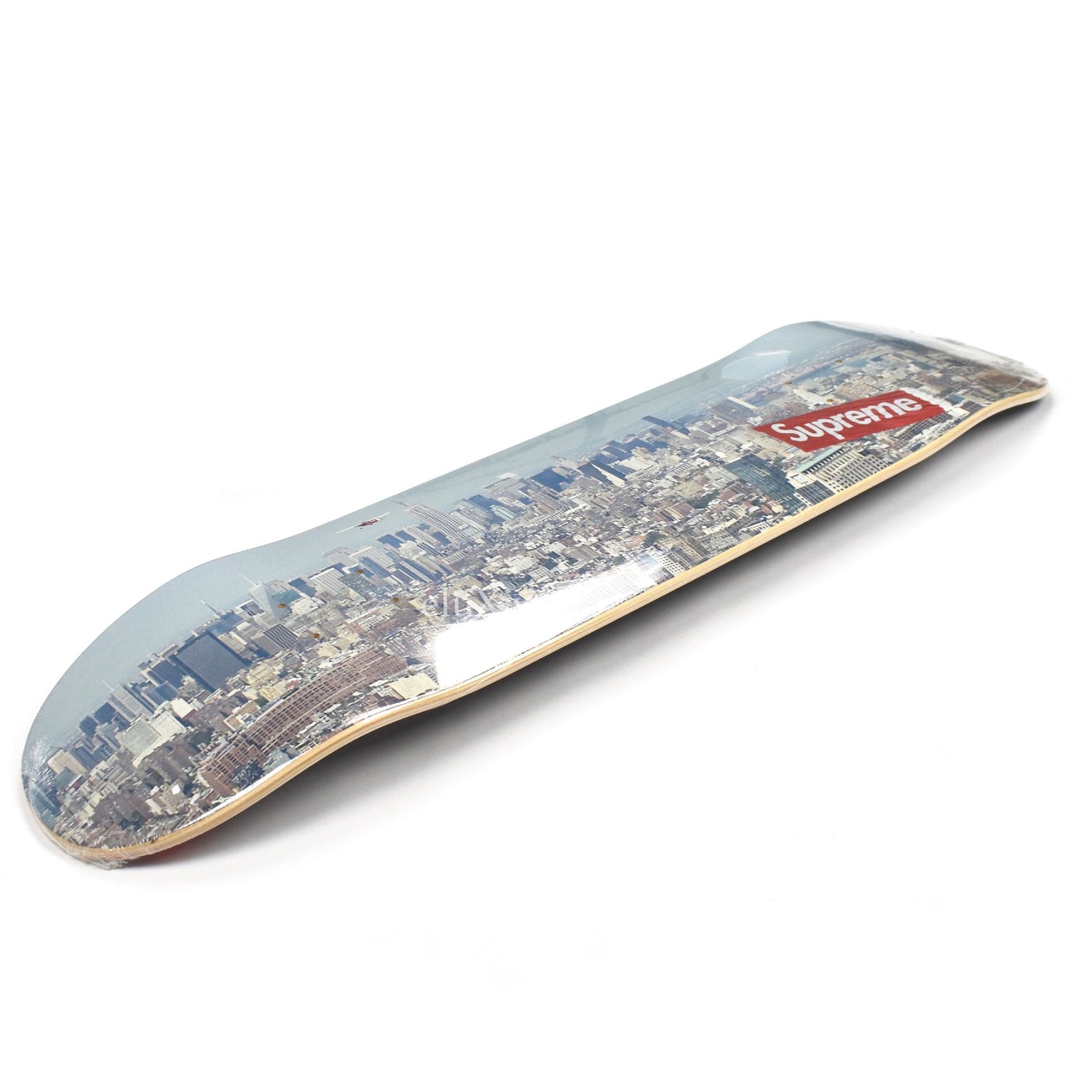 Supreme - Aerial Box Logo Skate Deck – eluXive