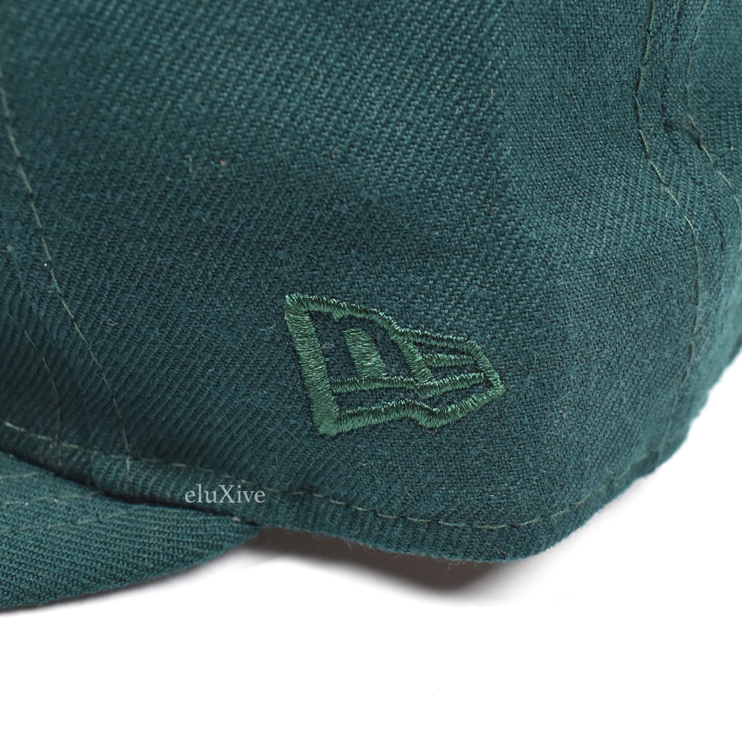 Supreme x New Era - Classic Script Logo Fitted Hat (Green) – eluXive