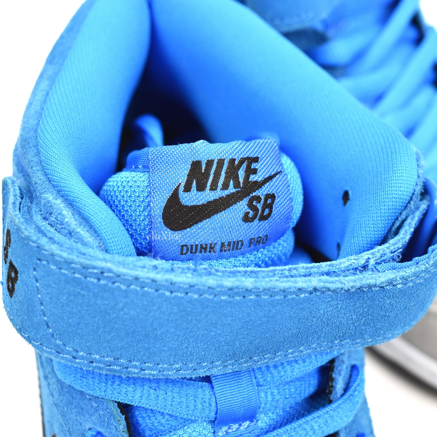 Nike - Dunk Mid Pro SB 'Beavis'