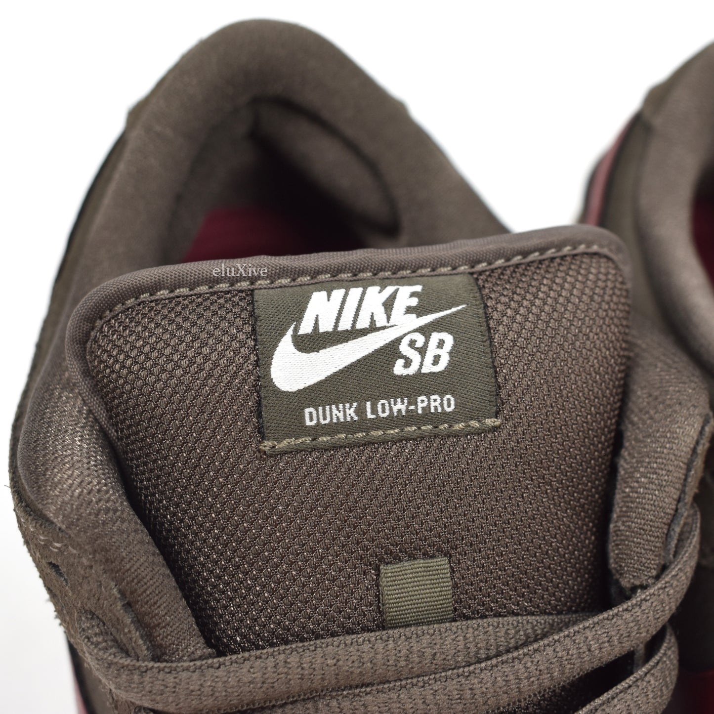 Nike - Dunk Low Pro SB (Ironstone/Barn Red)