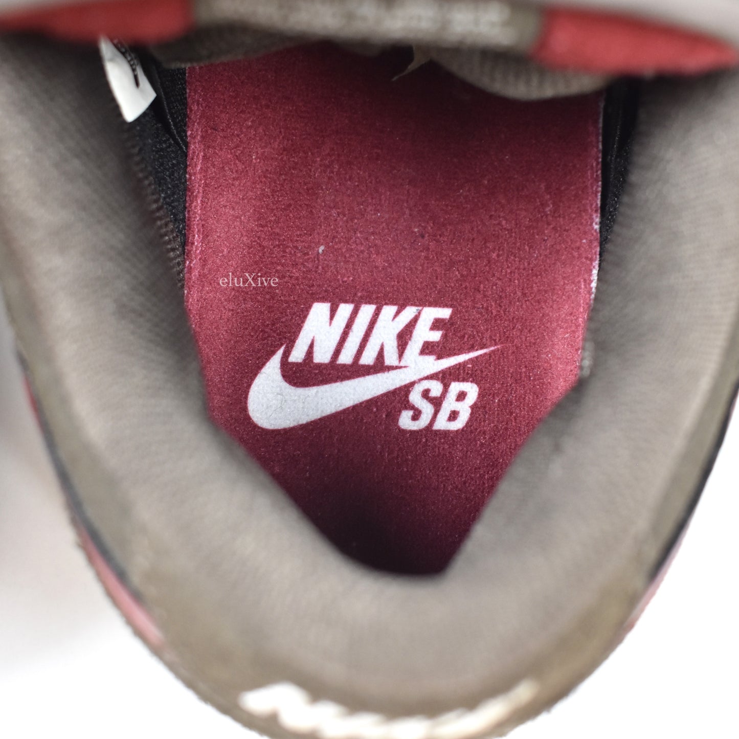 Nike - Dunk Low Pro SB (Ironstone/Barn Red)