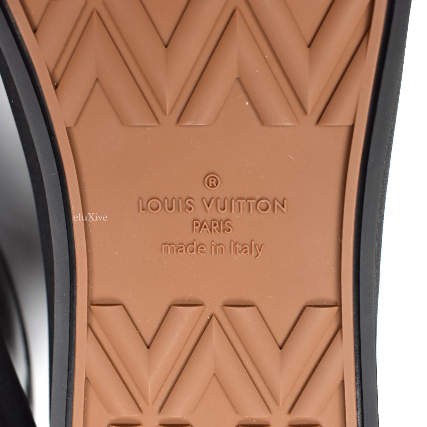 NWT Louis Vuitton Men's Monogram Glaze Logo Trocadero