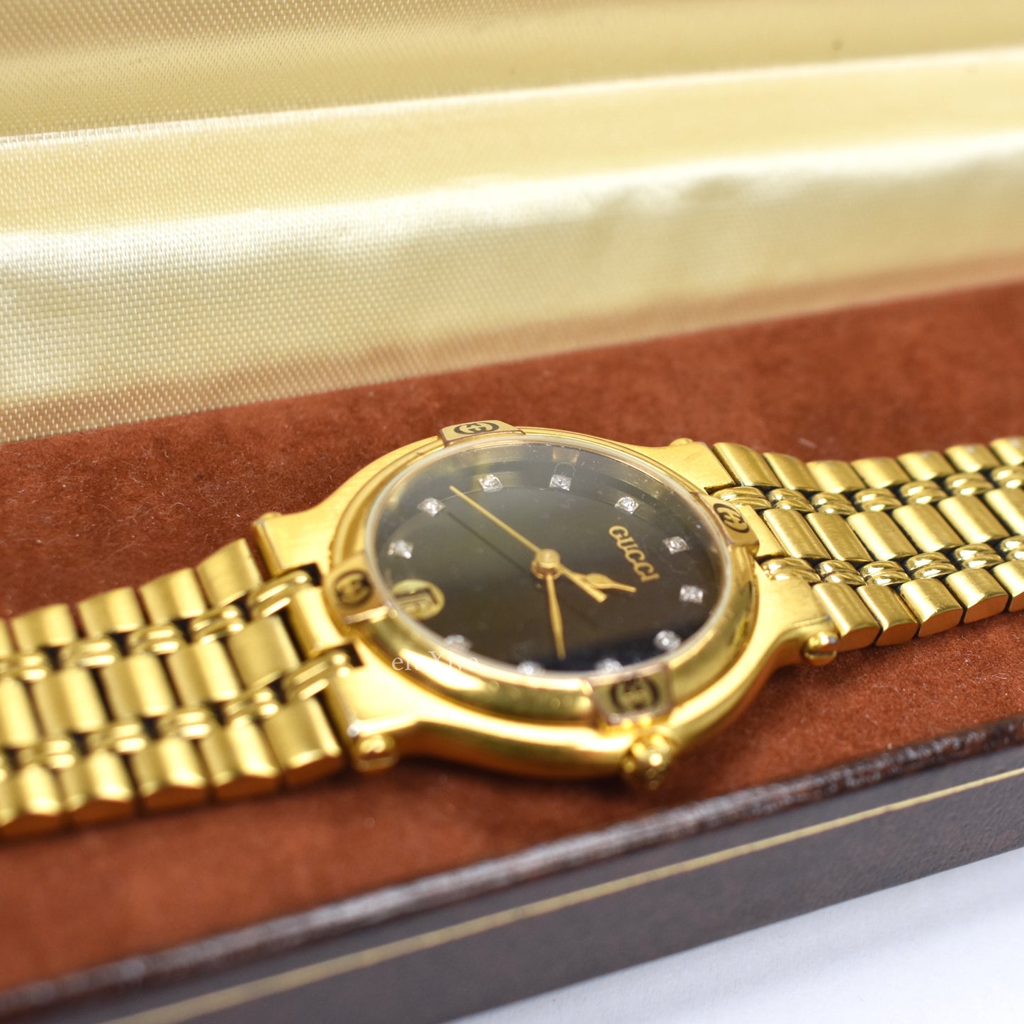 Gucci - 9200M Gold / Diamond Dial Watch