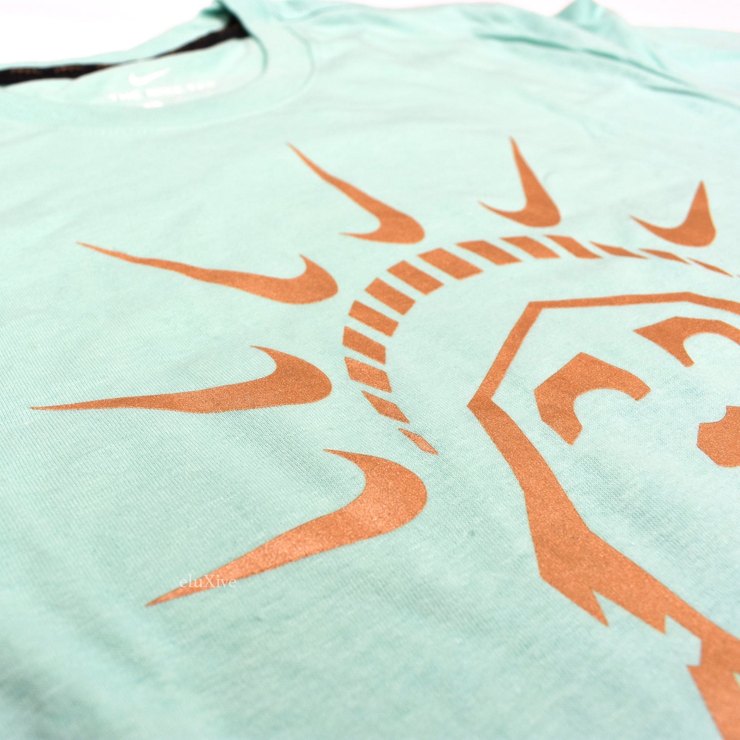 Nike - NYC Exclusive Statue of Liberty Logo T-Shirt
